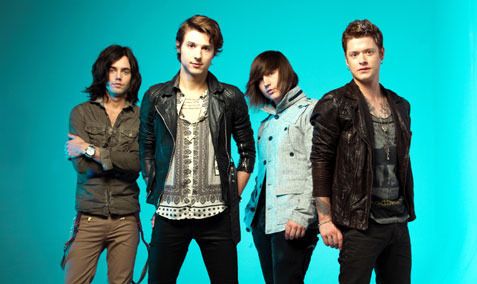 HOT CHELLE RAE
JAPAN DEBUT LIVE "WHATEVER"