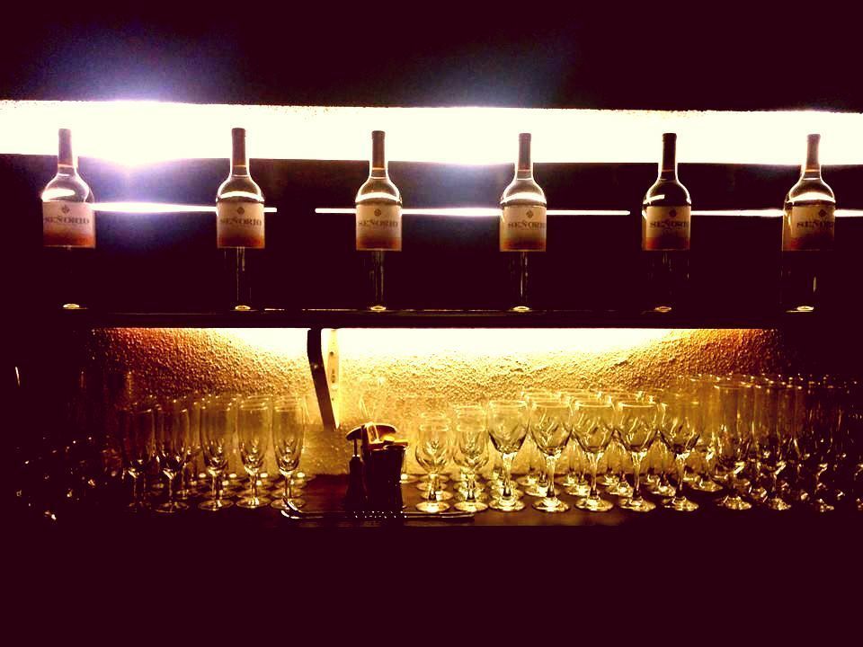 bar 12 - music bar / Night Time Tea Party