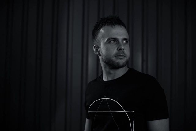 Broad feat. Deepbass