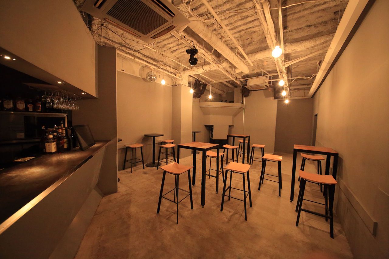 BAR -ENTRANCE FREE