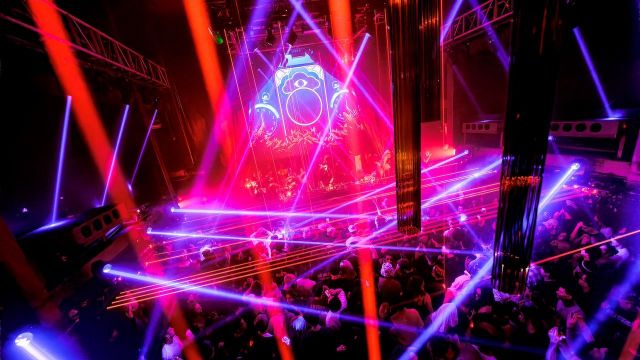 WOMBが26周年、Richie Hawtinと日本酒「SPARK 26」世界初披露