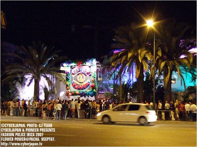 09 SEPT 07 FLOWER POWER IBIZA 2007