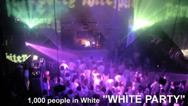 1,000 people in White "WHITE PARTY" part1